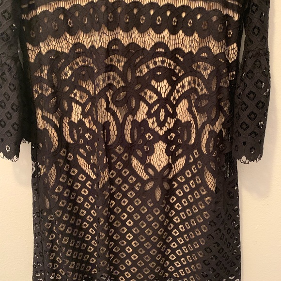 Elegant Black Dress - Picture 5 of 7